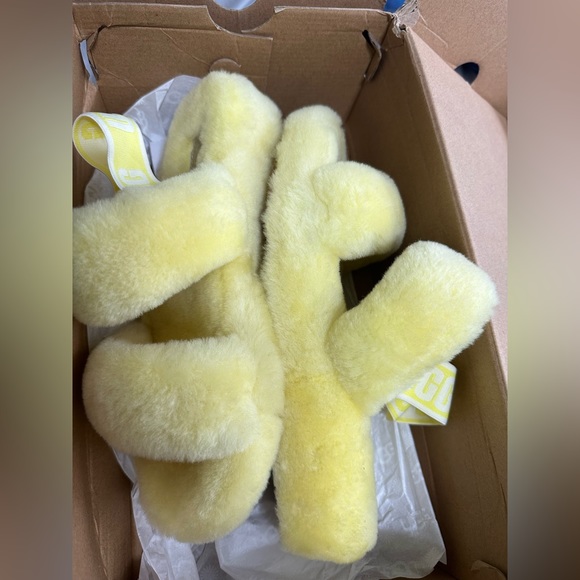 Yellow Ugg Slippers Brand New - Picture 1 of 3